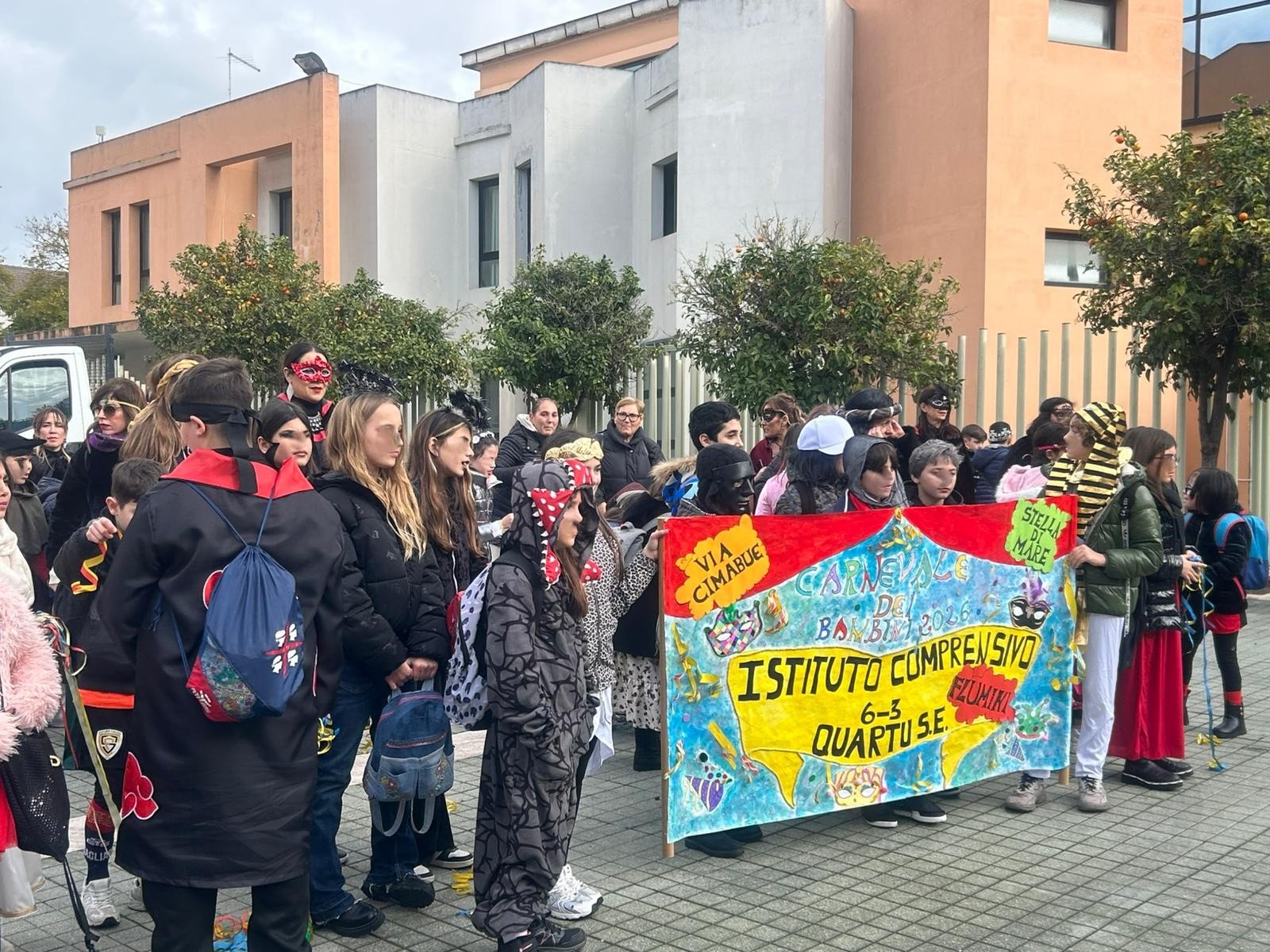 Quartu, successo per il Carnevale delle scuole: giovedì grasso sfilata in centro
