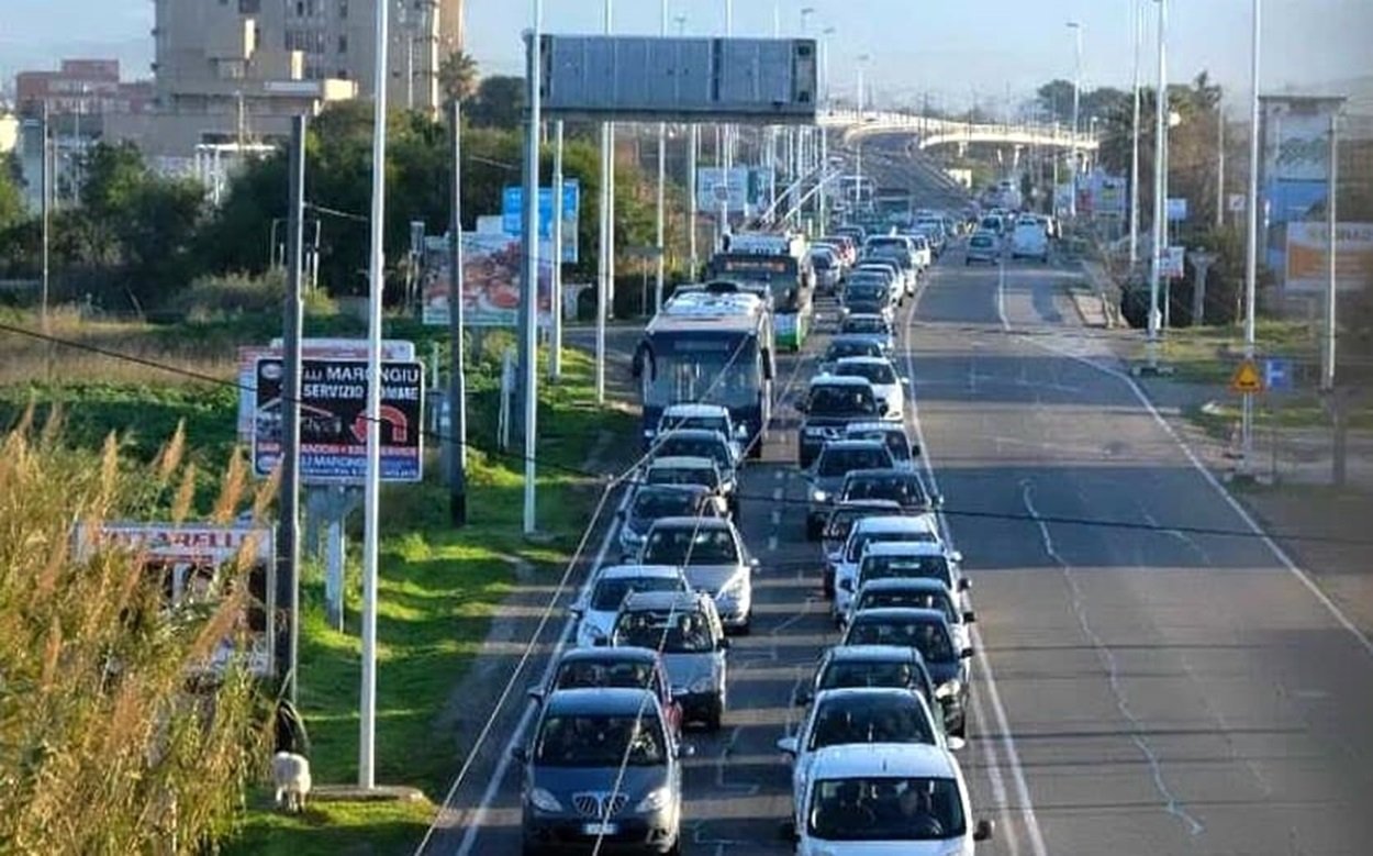 Cagliari, i ciclisti: “Piste per le bici in viale Merello e viale Marconi”