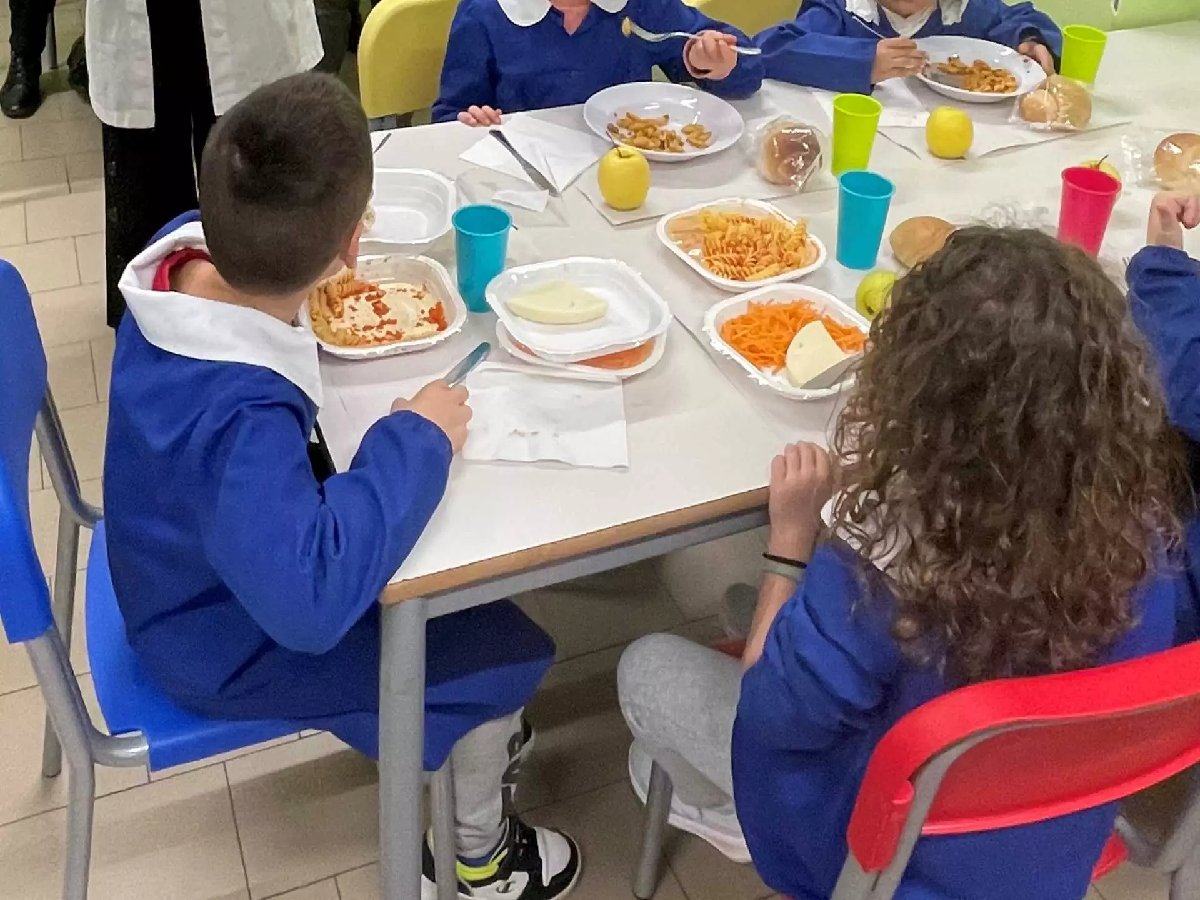 Mense scolastiche a Quartu, l’ultimatum alle famiglie: “Senza Isee scatta la tariffa massima”