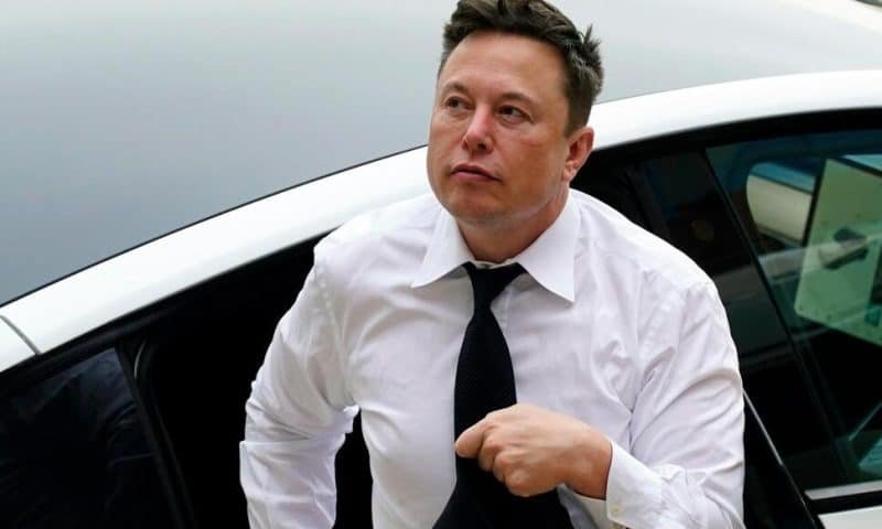 Clamoroso a Cagliari: Elon Musk acquista il club e compra una villa sulla collina a Quartu