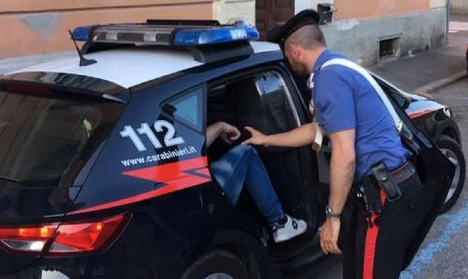 Controlli al Poetto di Quartu: svelato un market della droga, arrestati 2 giovani pusher
