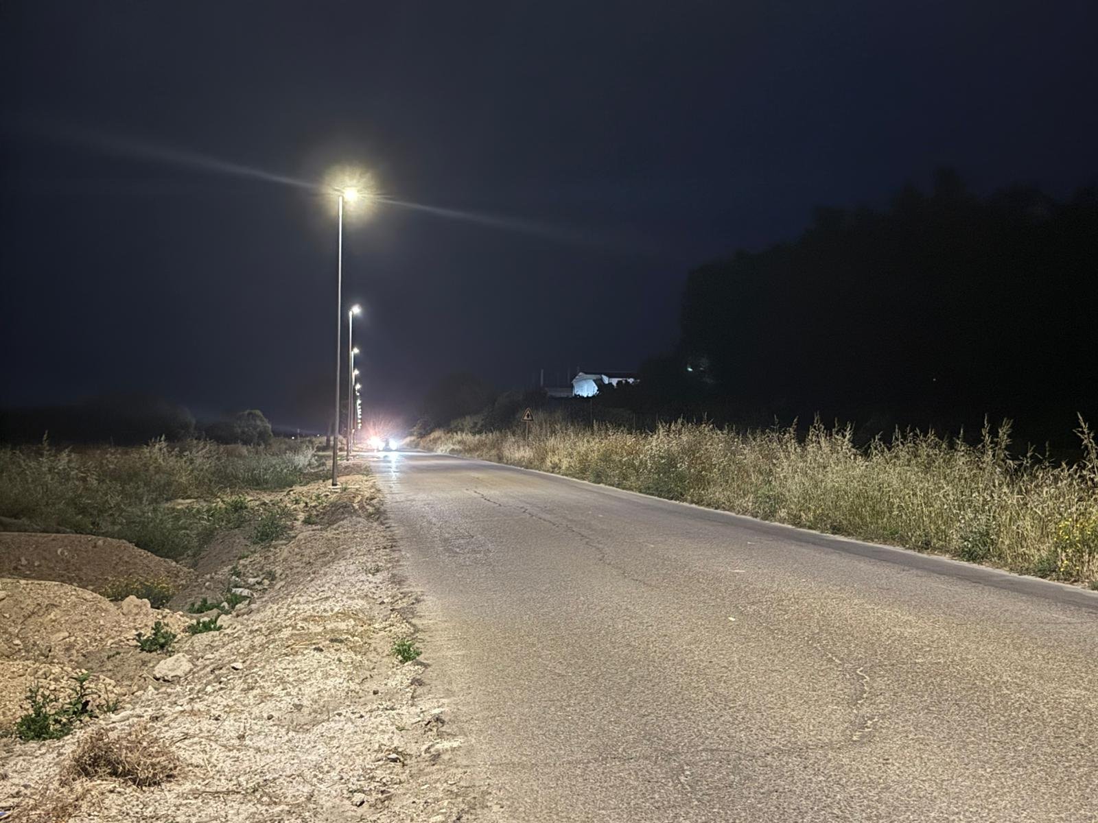 In via Marco Polo installati 38 nuovi pali con lampade a led per illuminare e garantire più sicurezza all'intera strada
