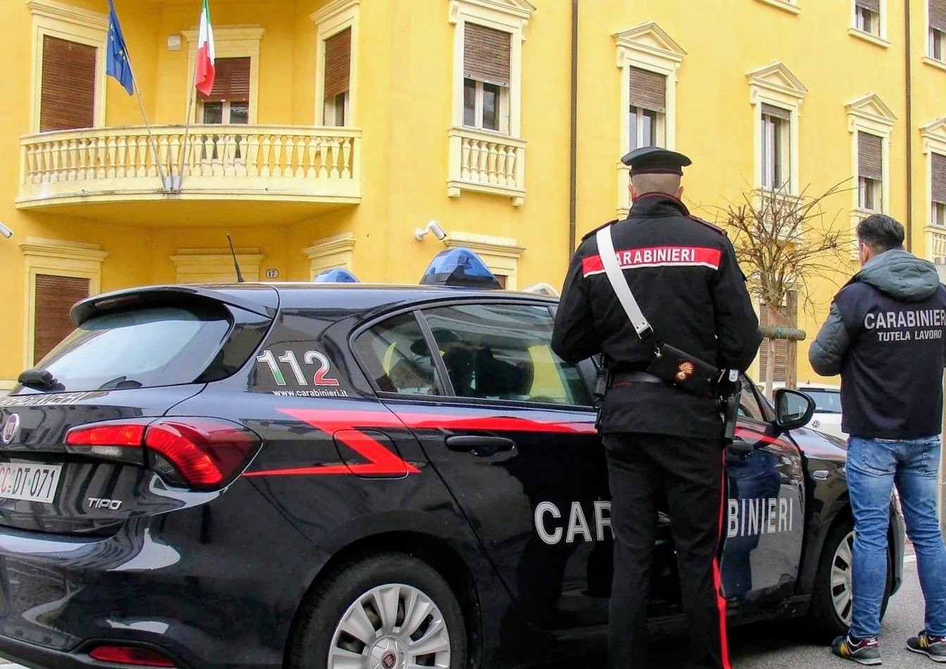 Controlli sul litorale di Quartu: i carabinieri chiudono un noto locale e multano il titolare