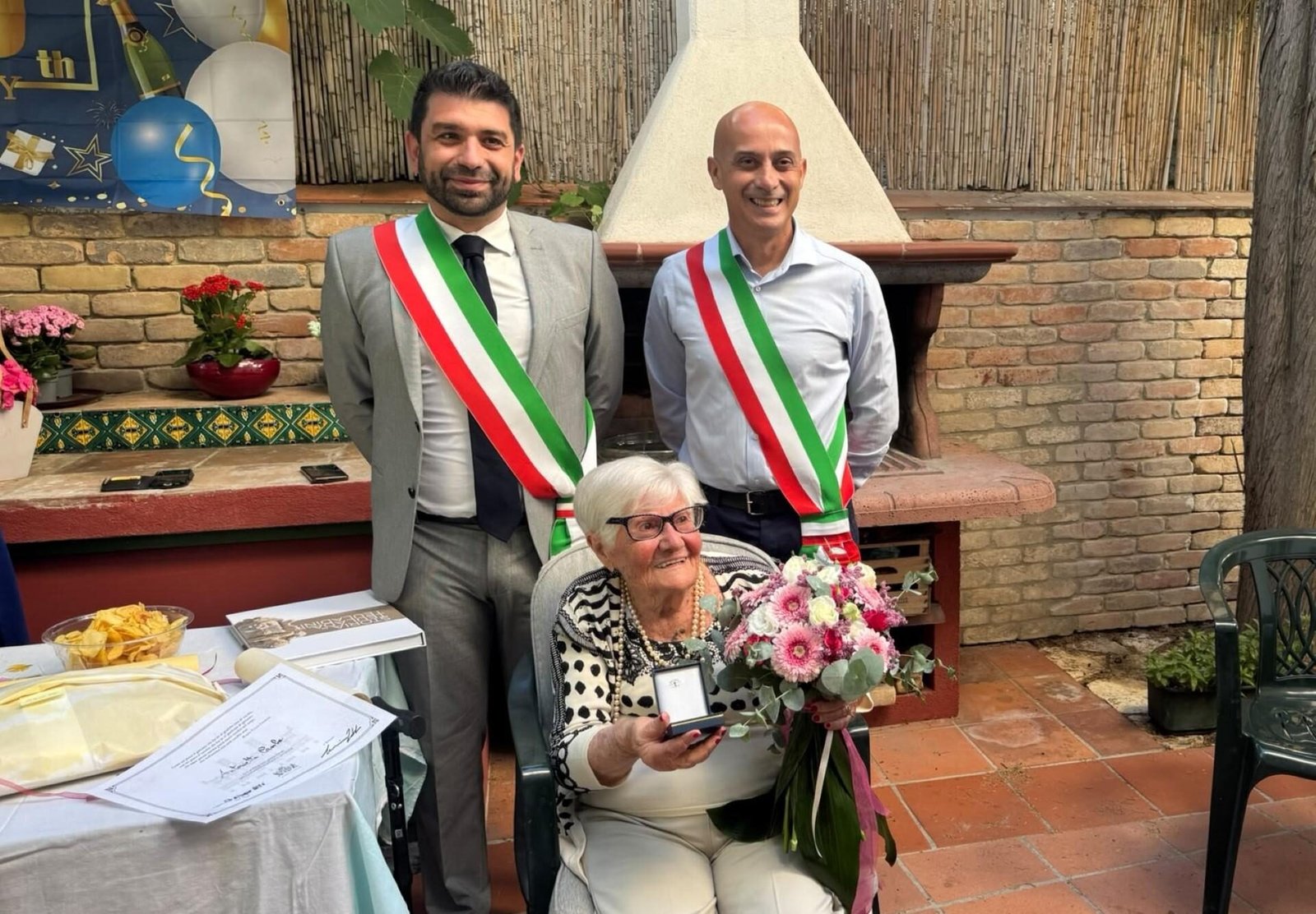 Cagliari festeggia i 100 anni della dottoressa Antonietta Camba, una vita dedicata alla medicina