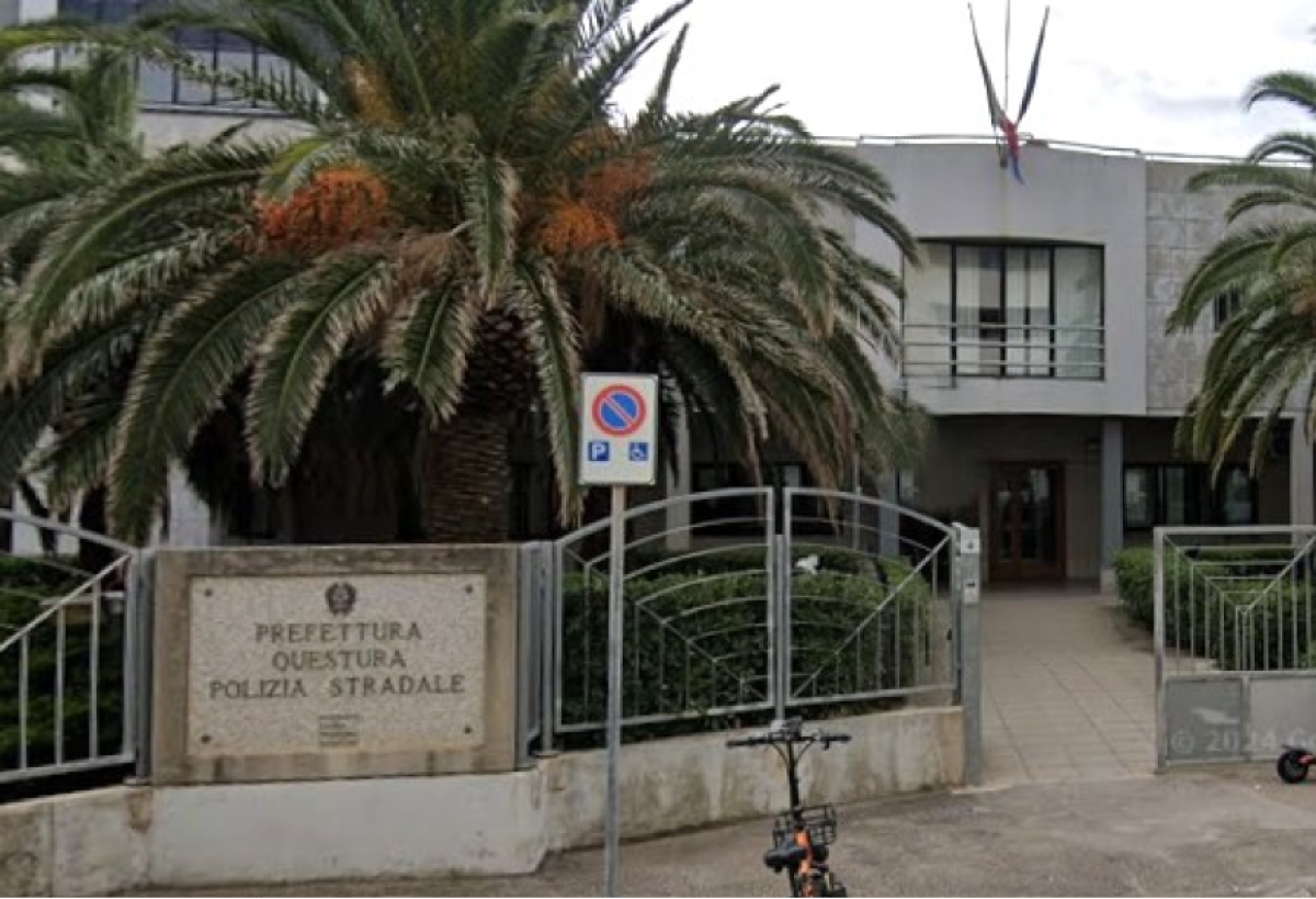 Oristano, pericoloso malvivente fermato e trasferito al C.P.R.: aveva tentato la fuga durante l’identificazione in Questura
