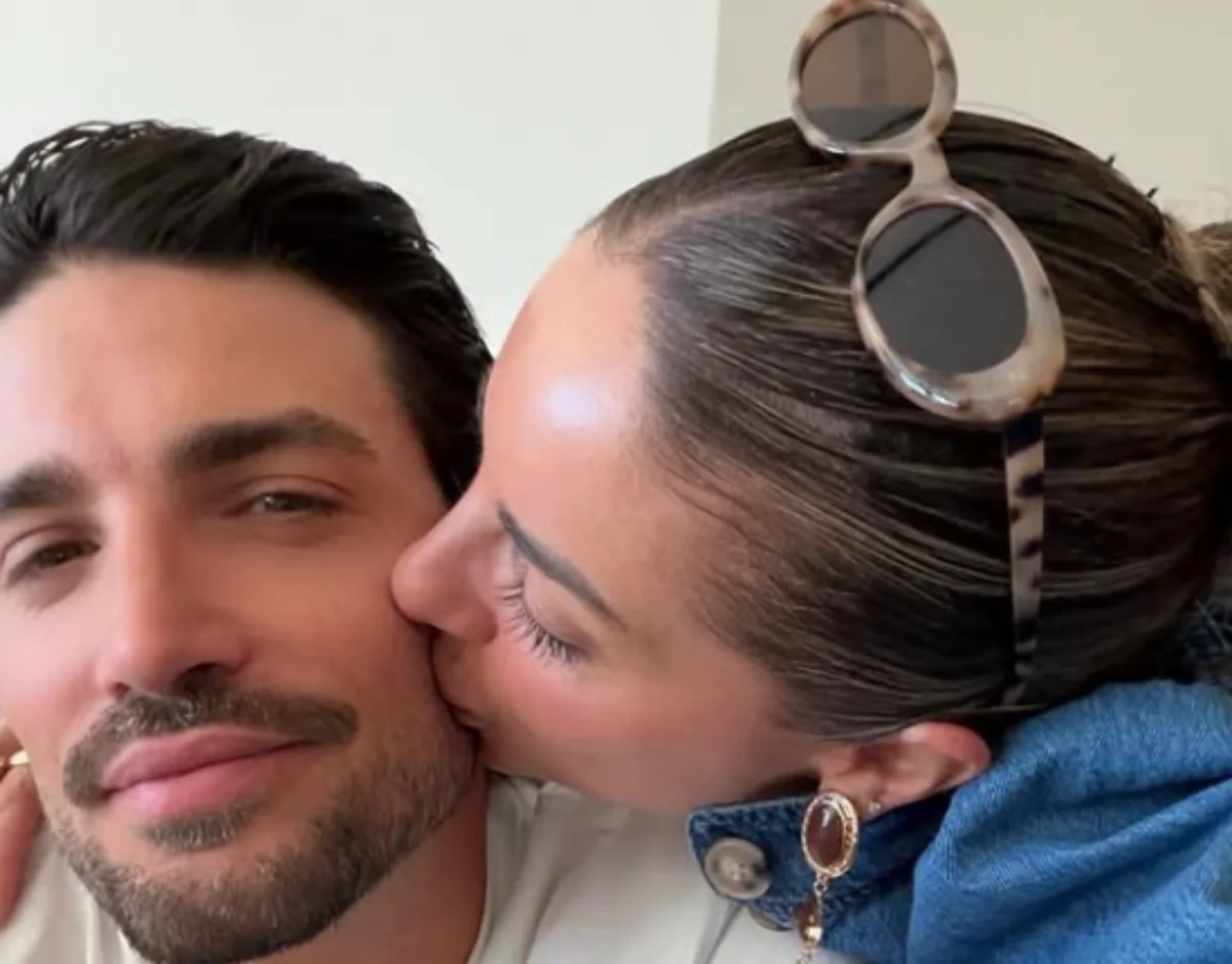 Mariano Di Vaio torna in Sardegna: vacanze in famiglia tra Porto Cervo e il richiamo delle sue origini