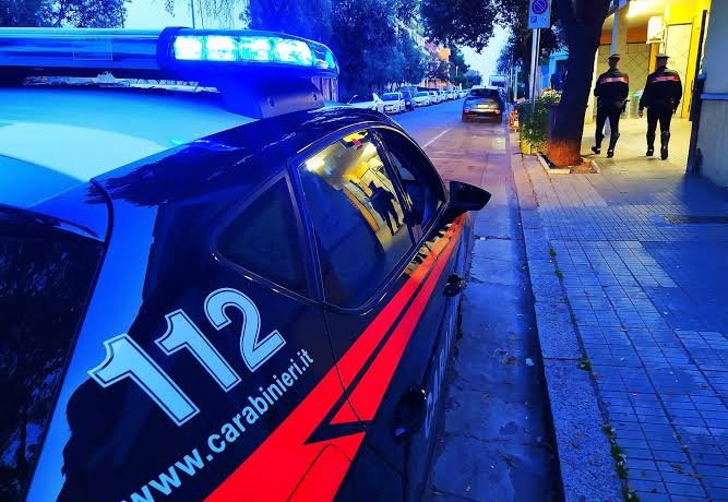 Cagliari, tentato furto al supermercato sfocia in rapina: 54enne arrestato dopo la fuga