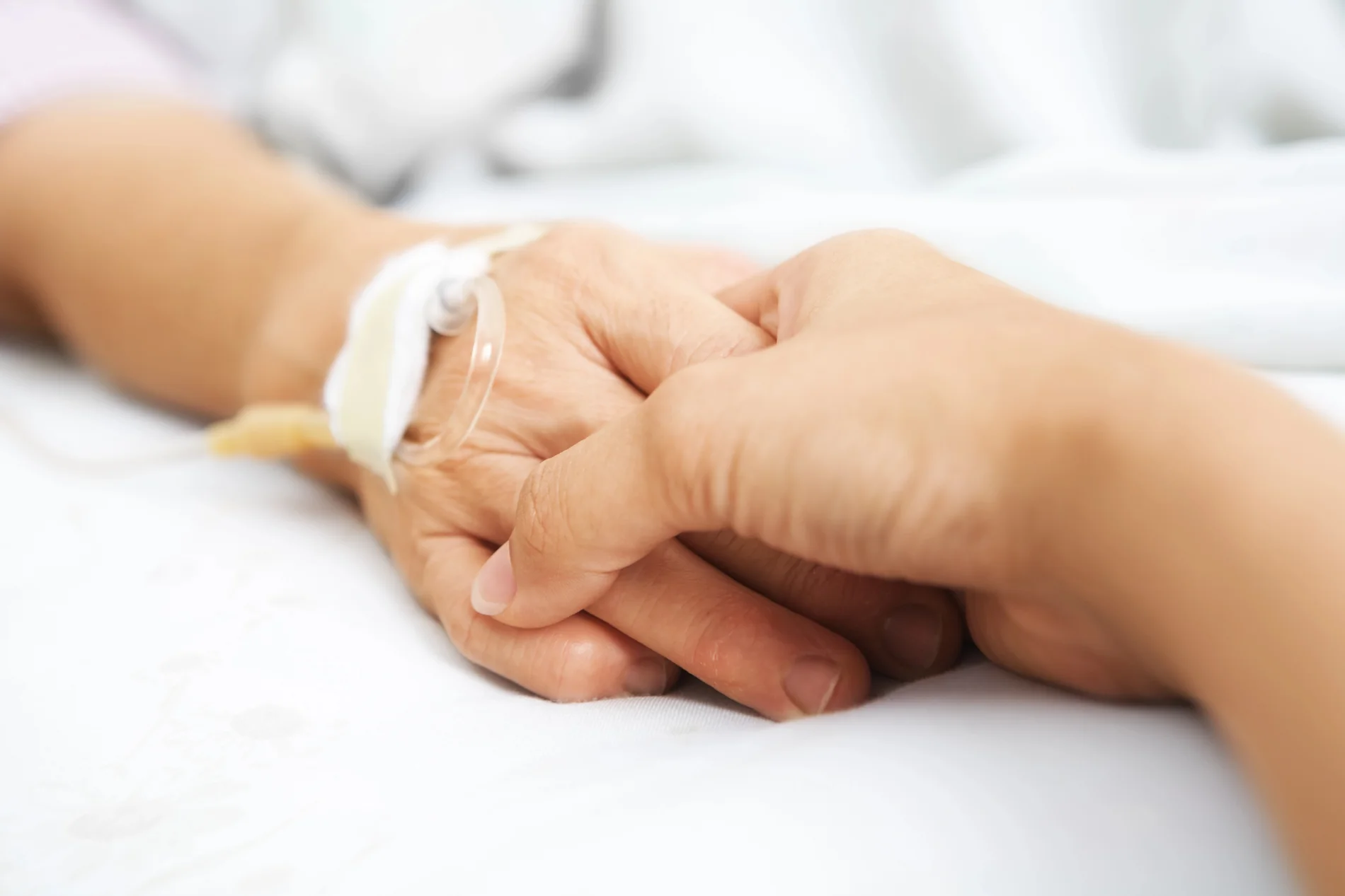 Prenota un B&B a Sant’Antioco ma viene ricoverata d’urgenza: nessun rimborso alla donna malata oncologica