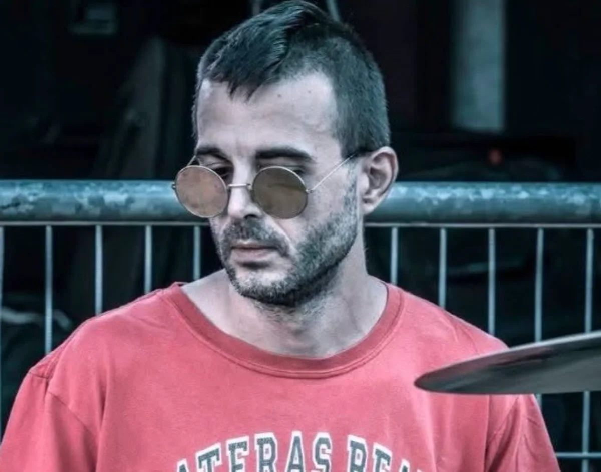 Cagliari in lutto per la scomparsa di Matteo Defraia, insegnante di batteria e musicista