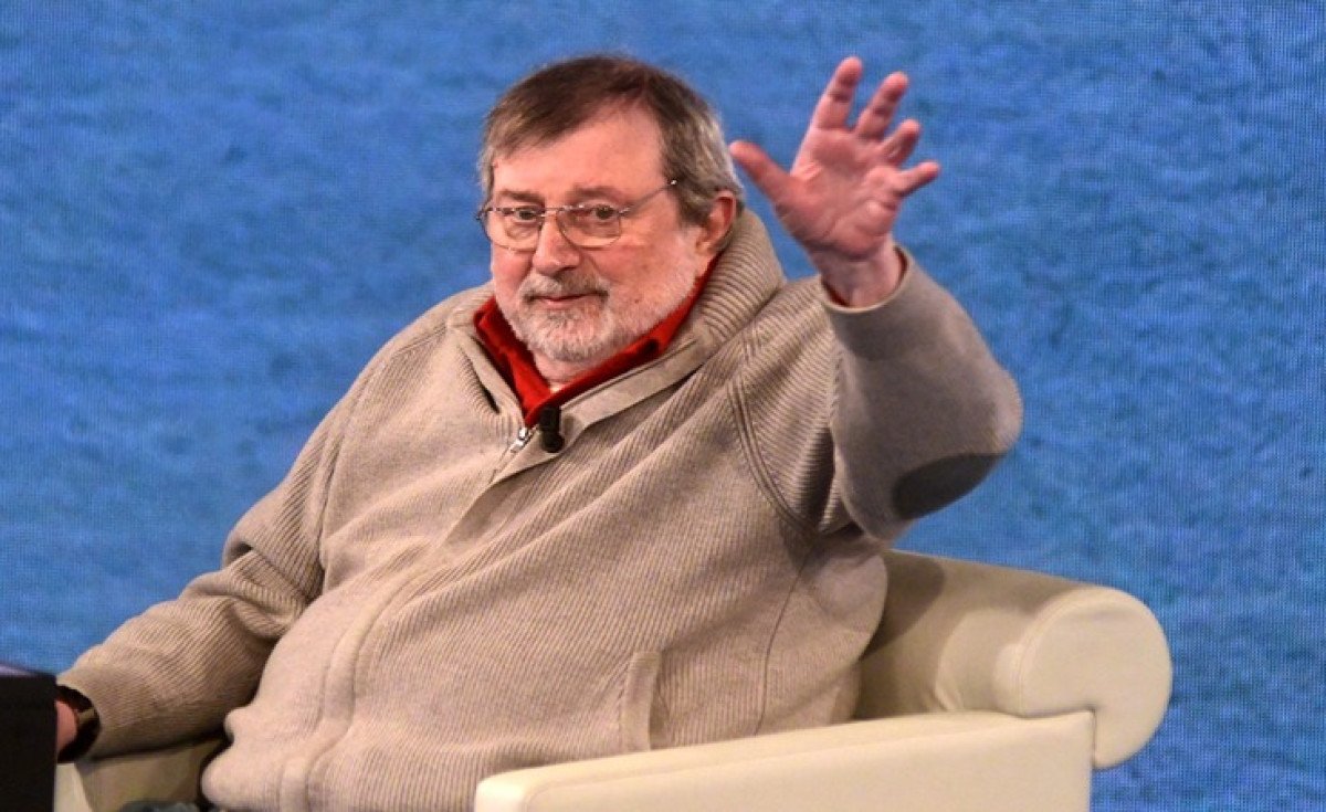L’addio a Francesco Guccini. Scompare a 86 anni uno dei più grandi maestri della canzone d’autore italiana