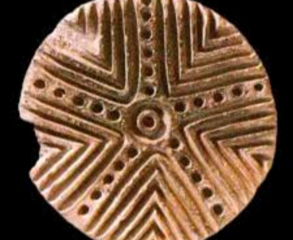 Il mistero delle pintaderas: i timbri ancestrali dei nuragici tra pane votivo e antichi riti
