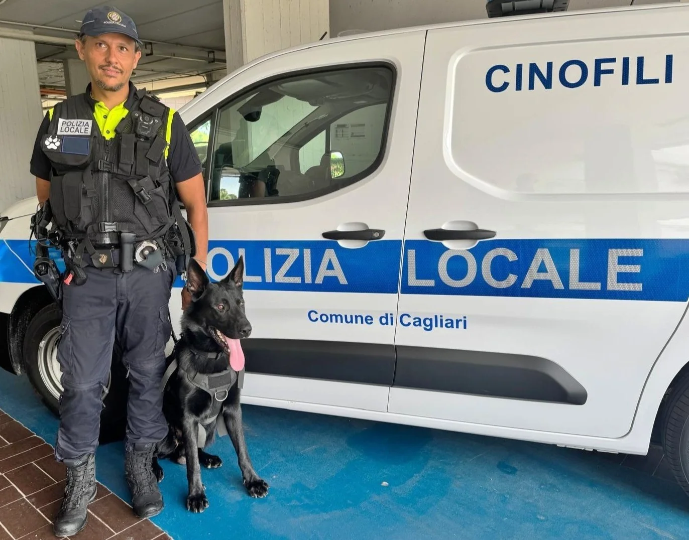 Cagliari, arriva Victor, la nuova “recluta” della Polizia Locale, specializzato per l’antidroga