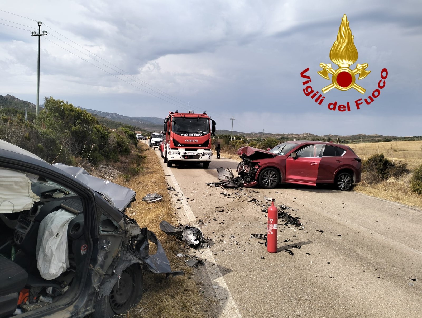 Tragedia sulla SP 90, scontro frontale tra due auto: muore una donna di 58 anni