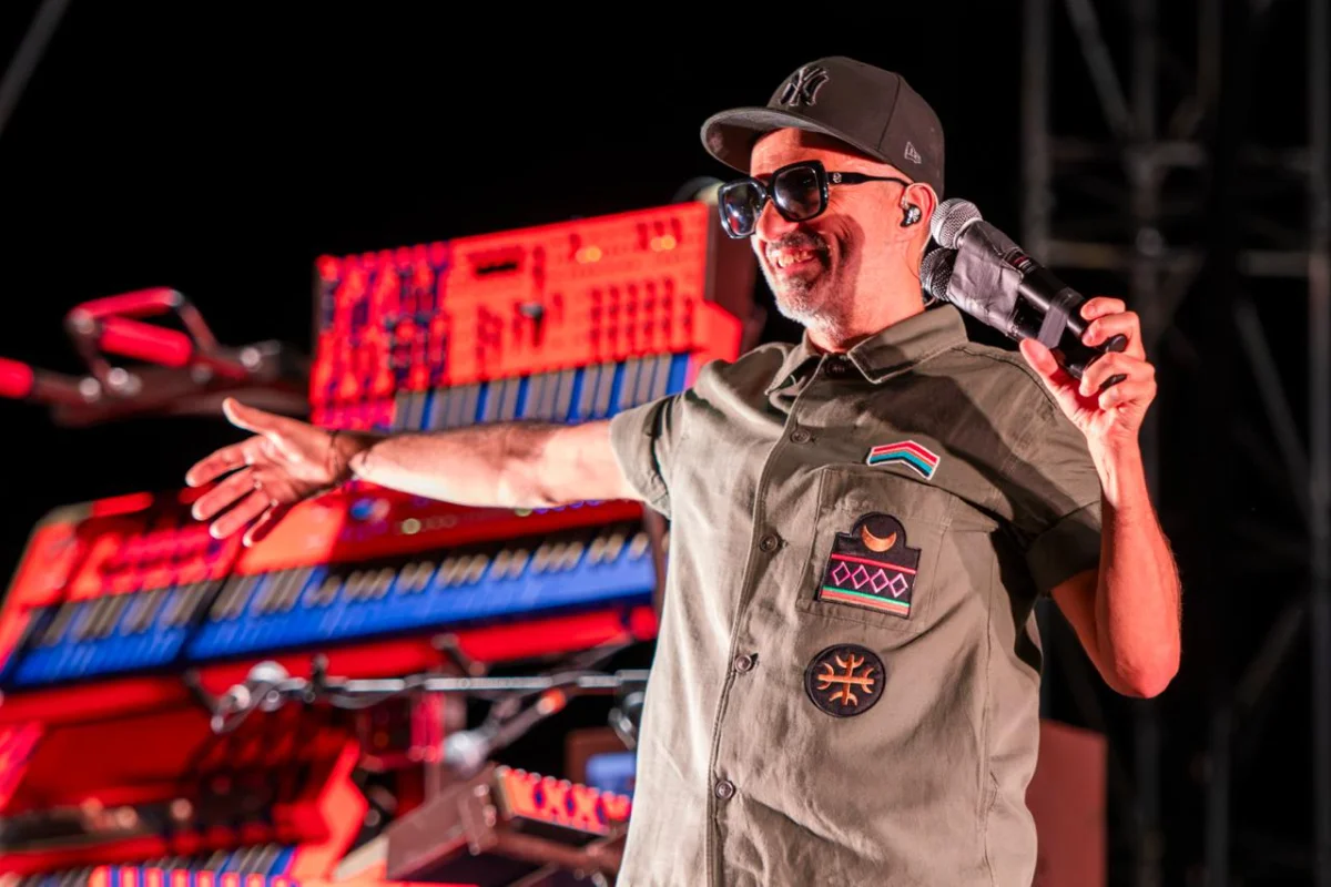 (FOTO) Cabras balla con i Subsonica: grande pubblico per il concerto al Dromos