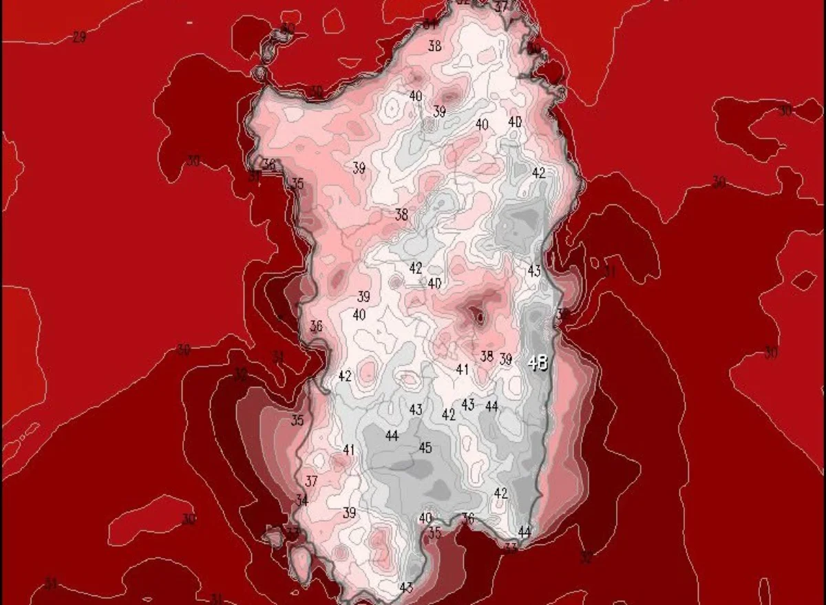 Minime sopra i 35°C anche di notte: il caldo estremo non da tregua alla Sardegna