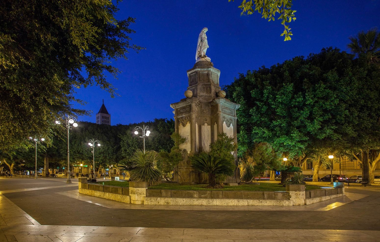 Piazza del Carmine, FI chiede la proroga della “zona rossa”: «Il problema non è superato»