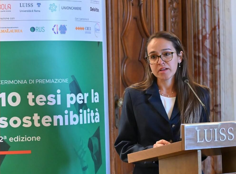 Università di Cagliari, Nicoletta Seu premiata con “10 tesi per la sostenibilità” per uno studio sul Poetto