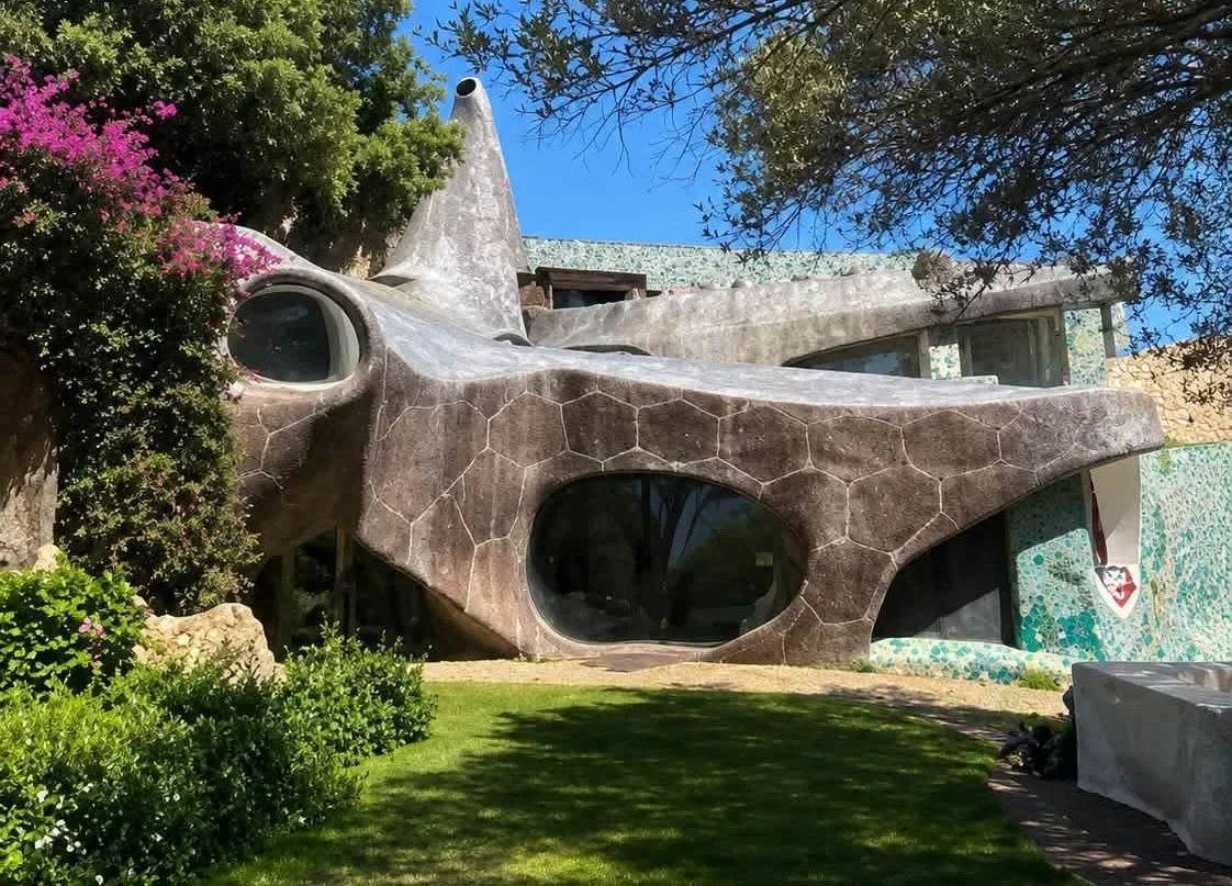 Dentro la Costa Smeralda di Jacques Couëlle: le meravigliose ville di Monti Mannu aprono le porte al pubblico