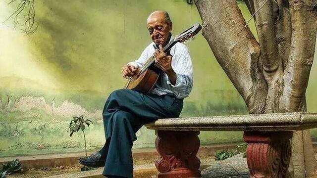 Dalla scuola venezuelana alla chitarra del futuro, nasce a Quartu la 'Alirio Diaz Guitar Academy'