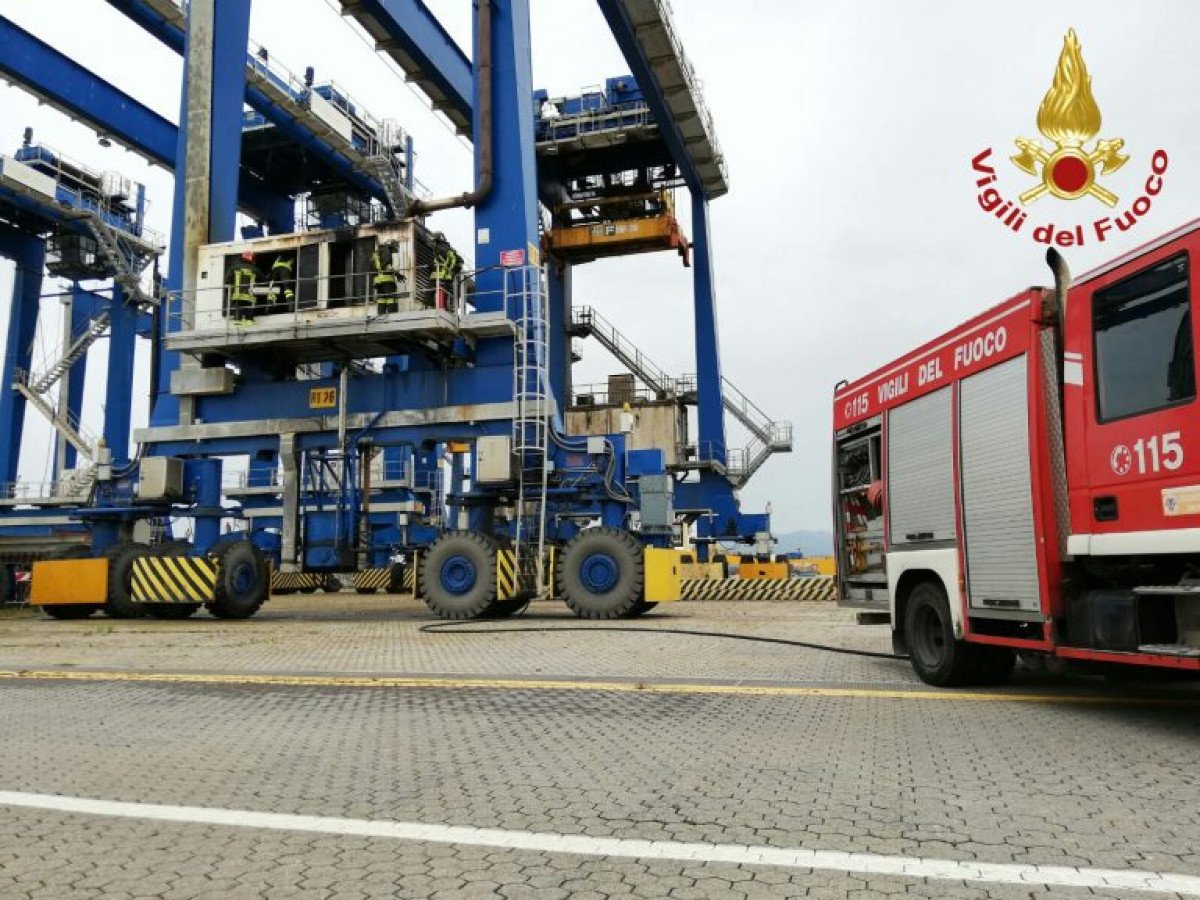 Dramma al Porto canale di Cagliari: muore il camionista Carlo Spiga, schiacciato da un pesante carico di tubi