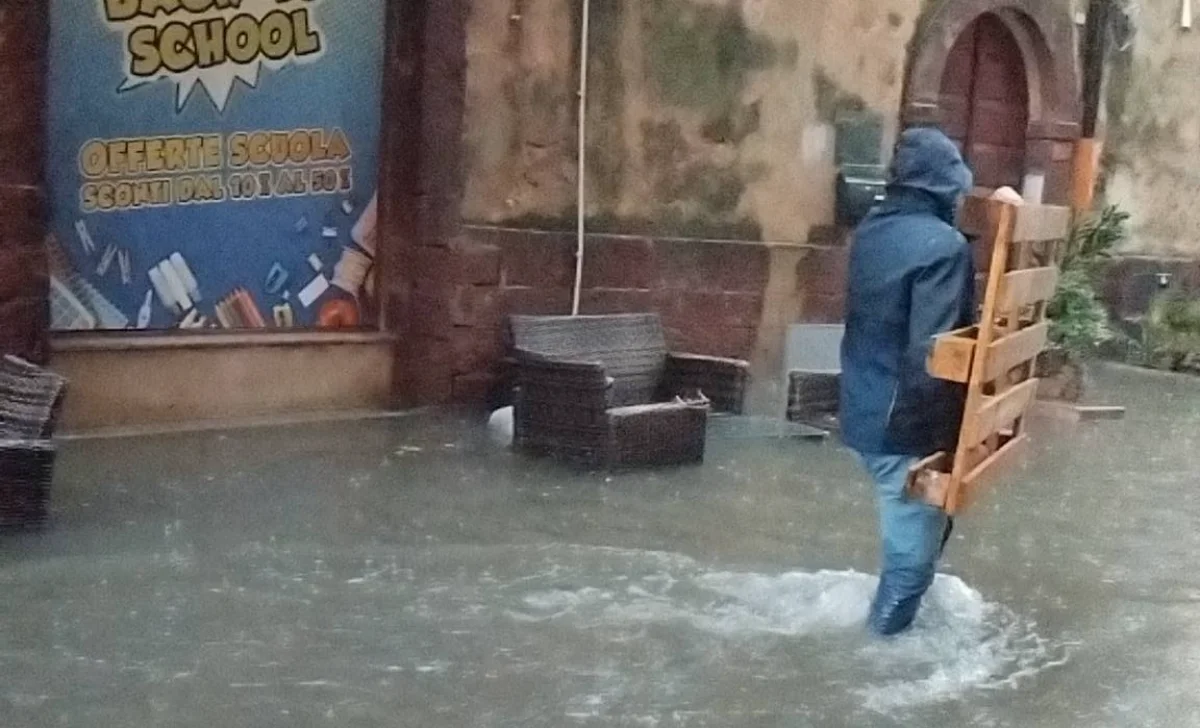 Nubifragio in Sardegna, Bosa finisce sott’acqua: 44 millimetri di pioggia in meno di mezz’ora
