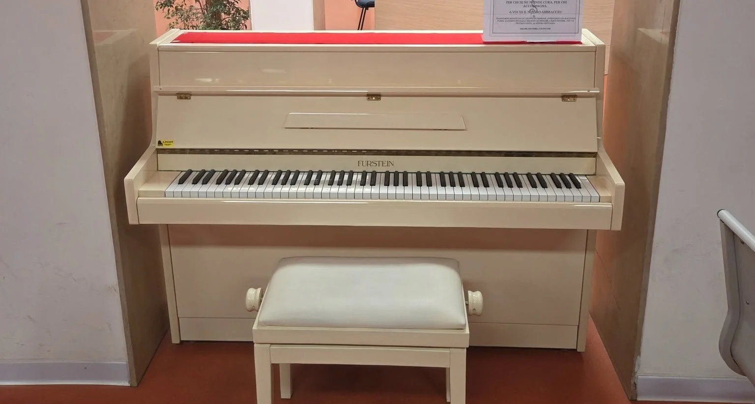 Oncologico di Cagliari, raccolta fondi riuscita: arriva un nuovo pianoforte in ospedale