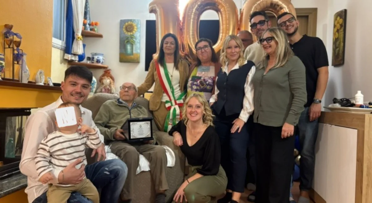 La Sardegna ha un nuovo centenario: tantissimi auguri al signor Leonardo che ha soffiato 100 candeline